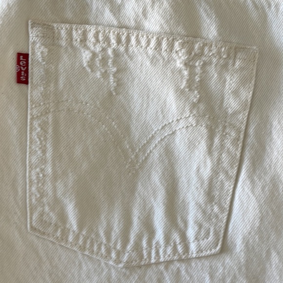 Levi’s distressed white 501 jeans - Picture 3 of 6